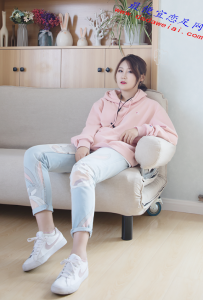 ��071�ڣ��ɰ�С�������ɫnike��Ь 171P������Ƶ