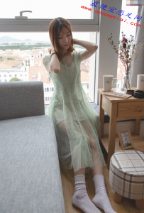 ��025�ڣ�����ɴȹ�����ɫ��˿�࣬�崿������ 211P��������Ƶ