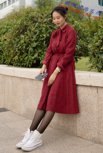 ��055�ڣ�һϮ������������飬�����ɫ�����߰����˿ 143P������Ƶ