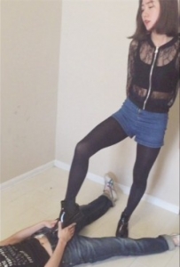 ���鵰���ޡ�����Ů������ �����ͷ���С�����